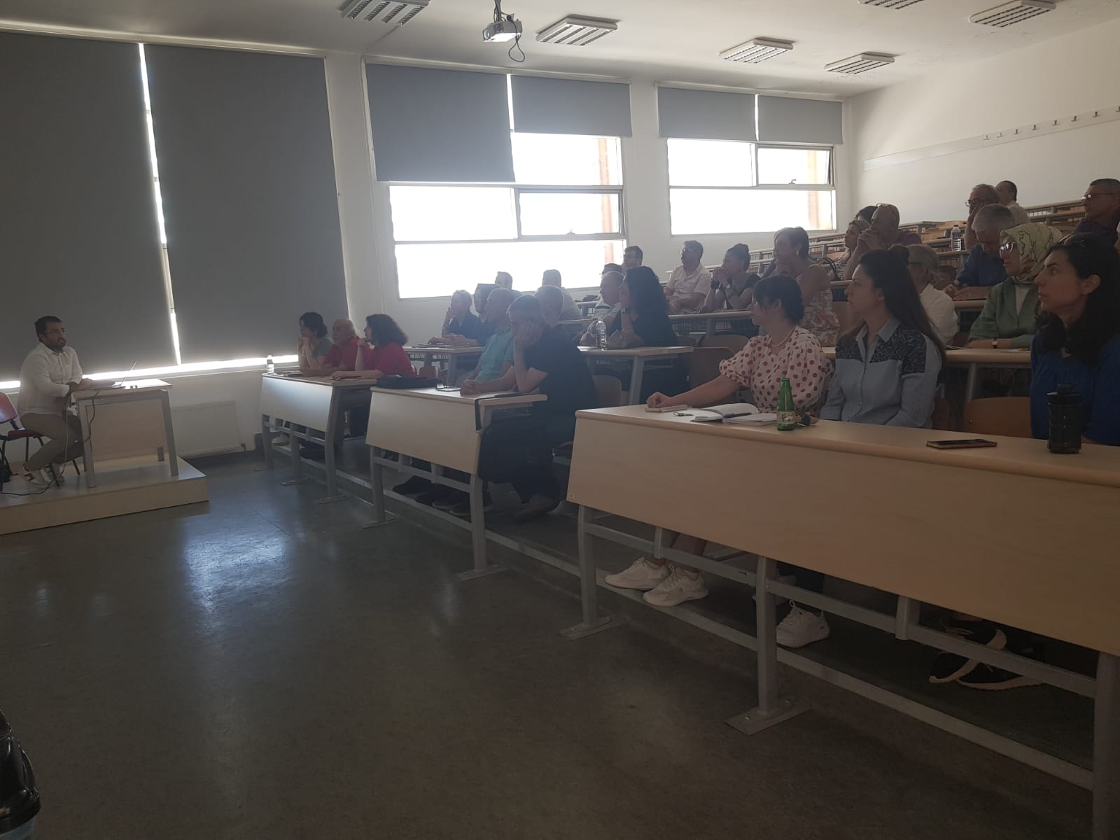 İnsan ve Toplum Bilimleri Fakültesinde Bologna Akreditasyon Süreçleri Bilgilendirme Toplantısı Düzenlendi